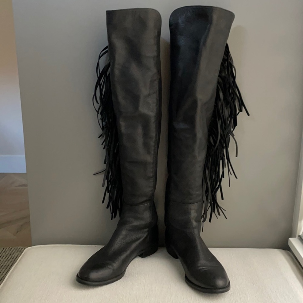Stuart Weitzman 5050 Mane Fringe Boot! Size 7.